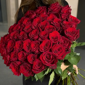 Букет из 51 роскошной красной розы, 70 см, Россия